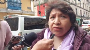 Pese a ser notificada por el TSE, Dina Chuquimia aún se considera vocal del Órgano Electoral