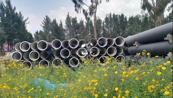 Las tuberías de acero continúan en la Planta de Potabilización de Pampahasi. Foto: ANF